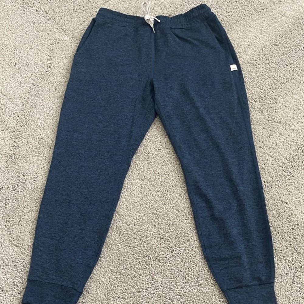 Vuori Women's Performance Jogger - Navy Heather - Size XS - like new